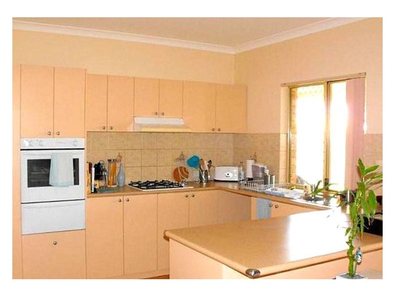 8F Wedge Place, Millars Well WA 6714