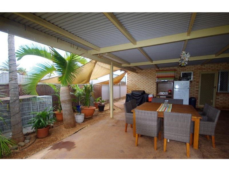 8F Wedge Place, Millars Well WA 6714