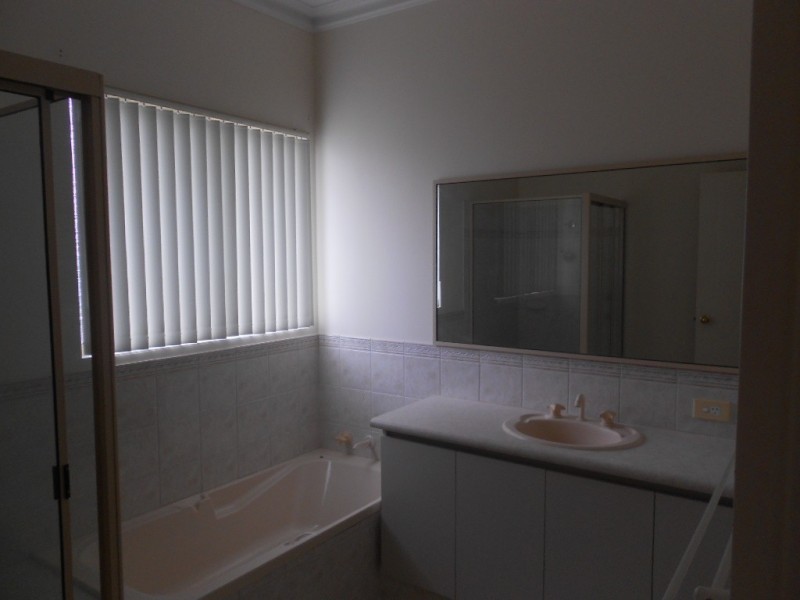 1A Featherby Way, Baynton WA 6714