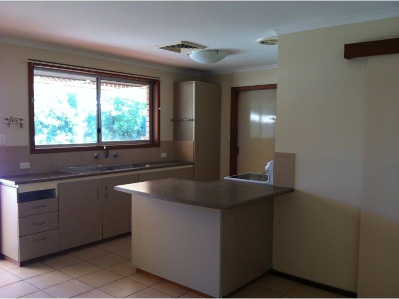 8B Stanbridge Way, Millars Well WA 6714