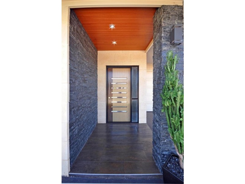 21 Curlew Street, Baynton WA 6714