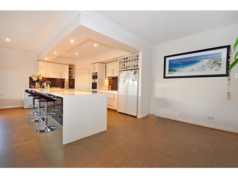 21 Curlew Street, Baynton WA 6714