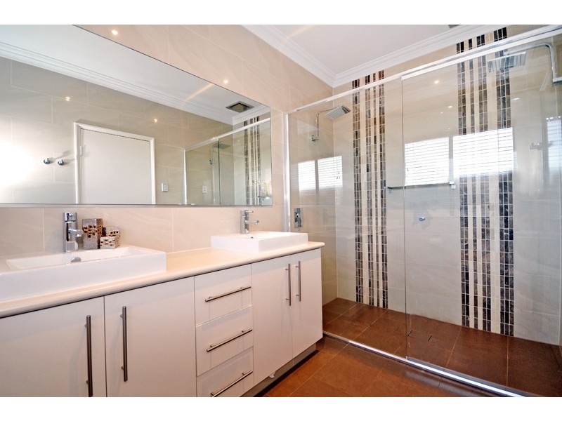 21 Curlew Street, Baynton WA 6714