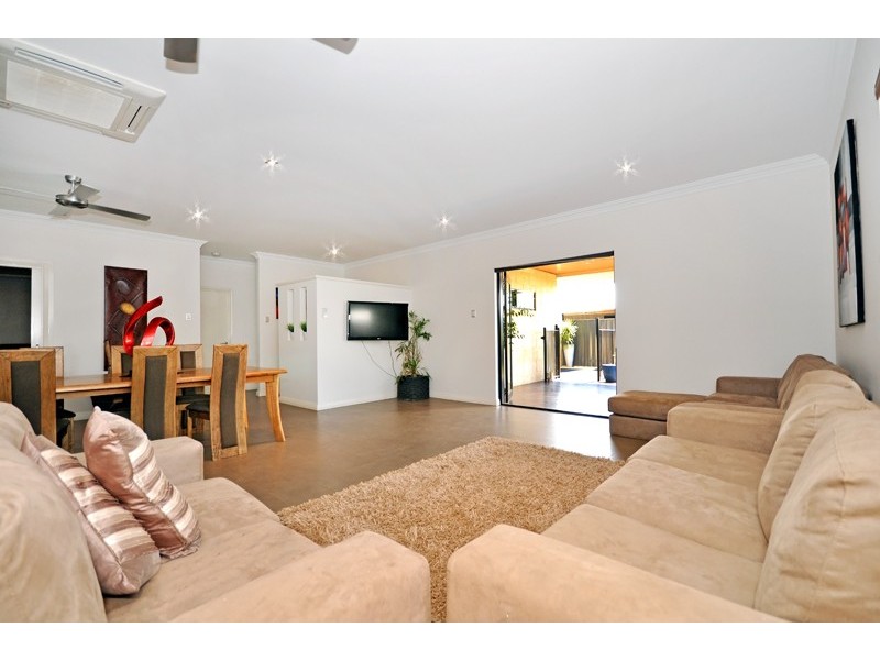 21 Curlew Street, Baynton WA 6714