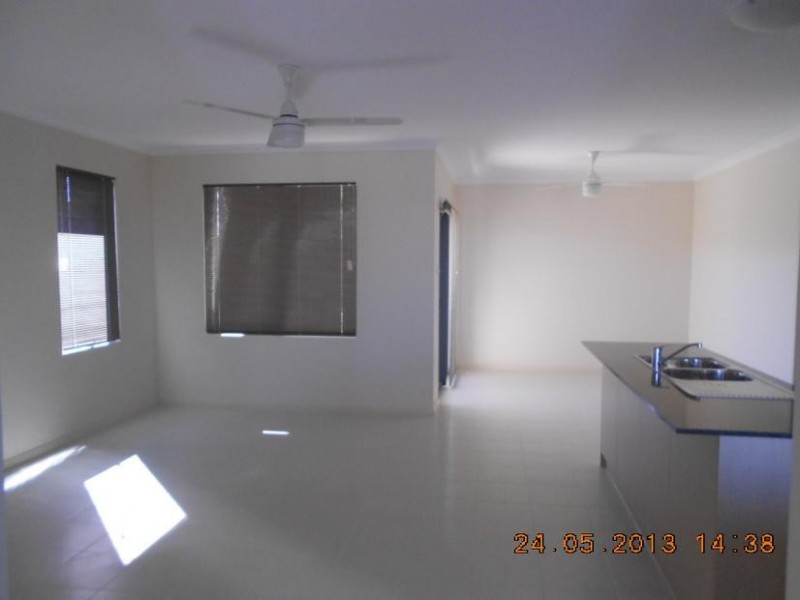 12C Jadura Crescent, Baynton WA 6714