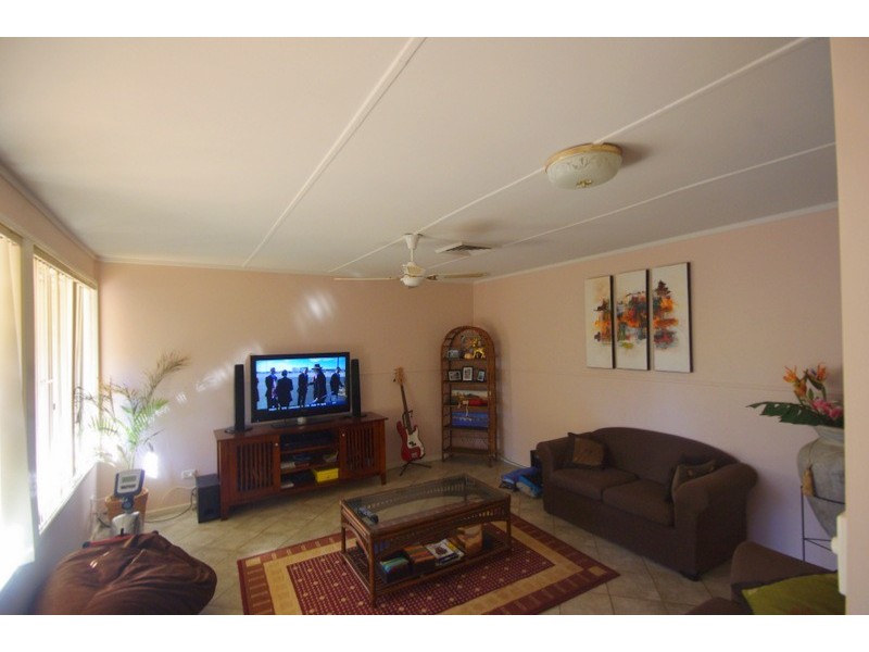 80 Berkeley Crescent, Dampier WA 6713