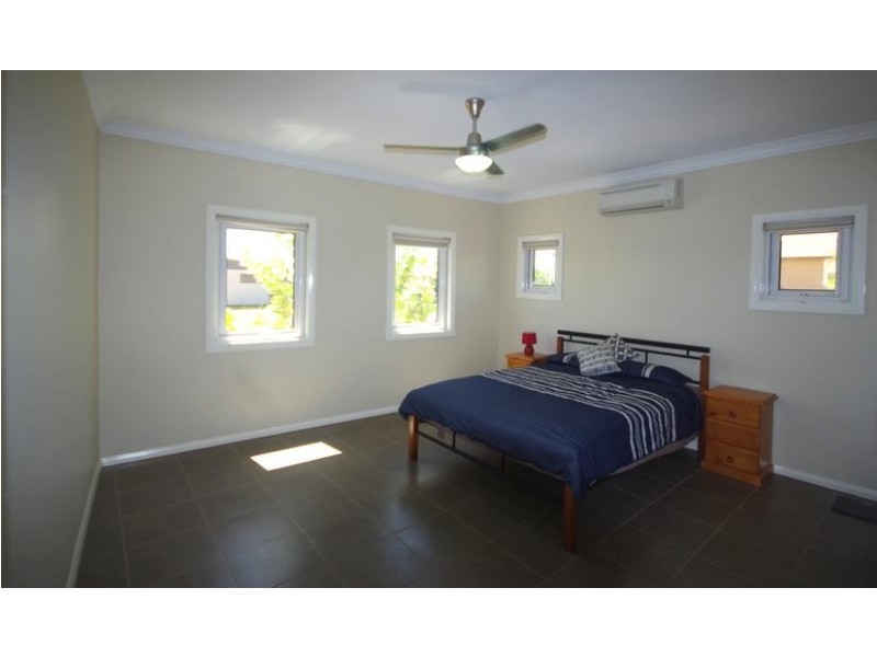 9 Ganbarr Street, Baynton WA 6714