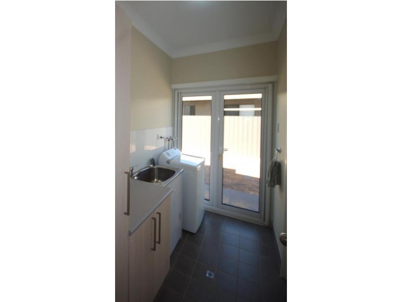 9 Ganbarr Street, Baynton WA 6714