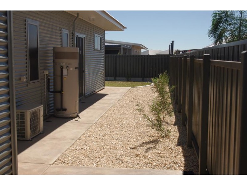28 Garlirri Crescent, Baynton WA 6714