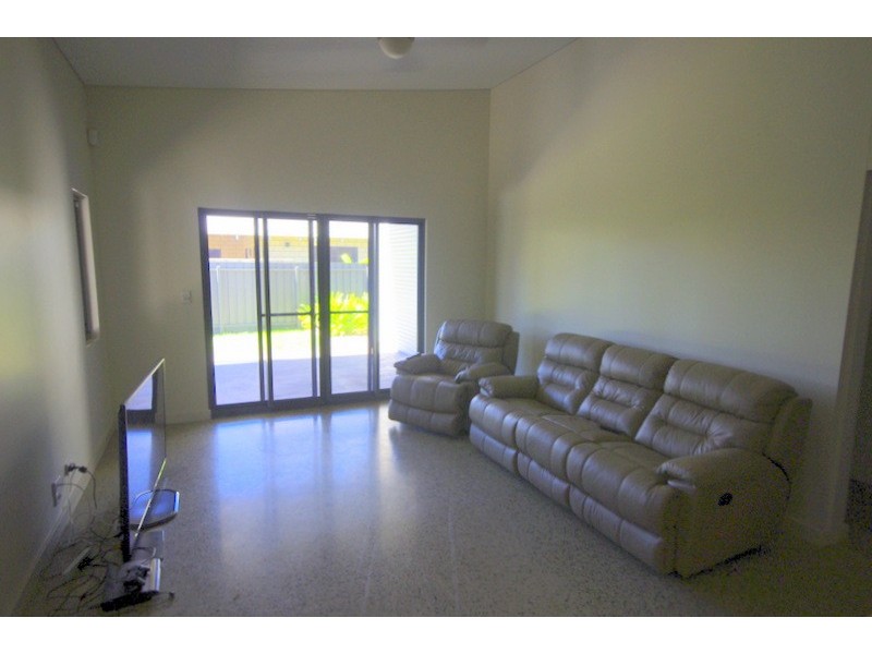 16 Wallaby Street, Baynton WA 6714