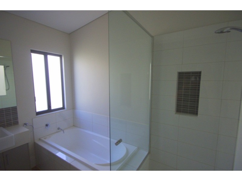 16 Wallaby Street, Baynton WA 6714