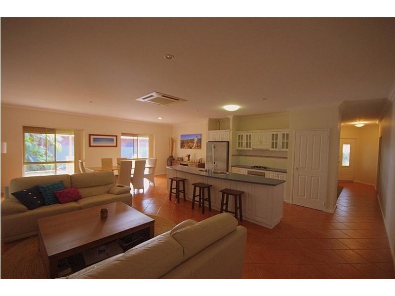 6 Koolinda Parade, Baynton WA 6714