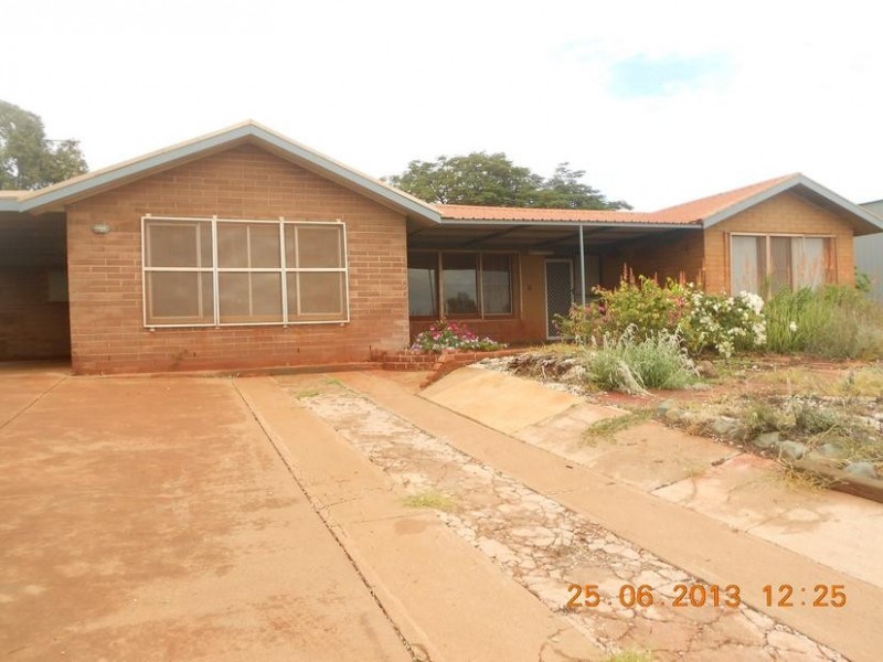 6 Blackwood Crescent, Dampier WA 6713