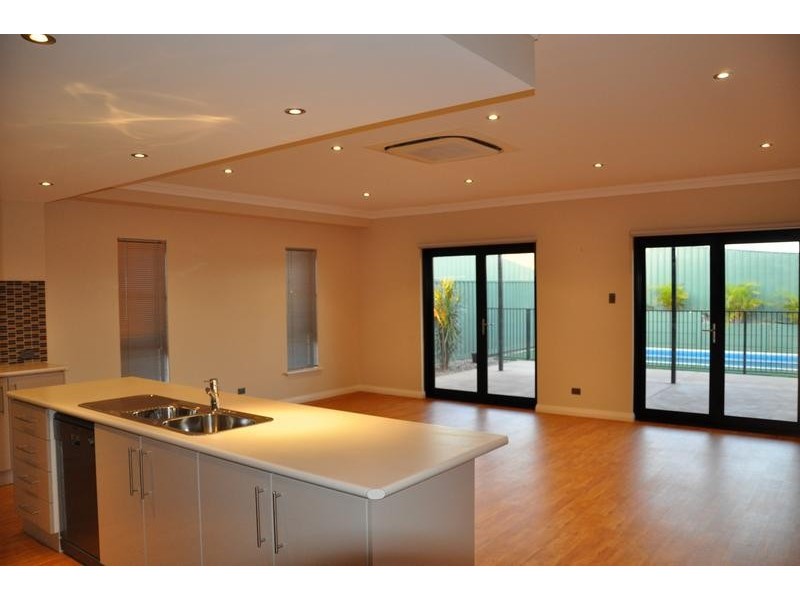 27A Moynes Court, Baynton WA 6714