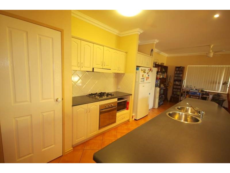 12 Barnett Way, Baynton WA 6714