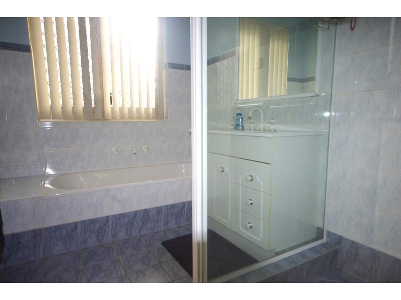 12 Barnett Way, Baynton WA 6714