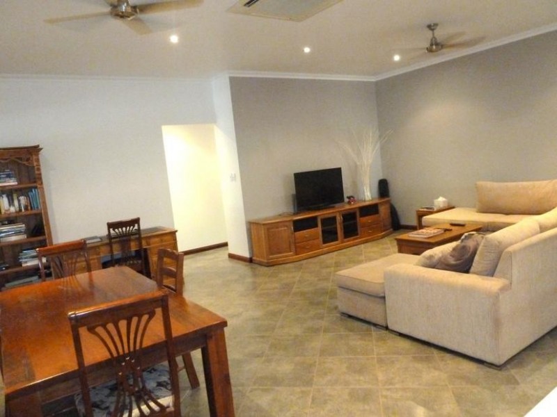 25 Walkington Circle, Millars Well WA 6714