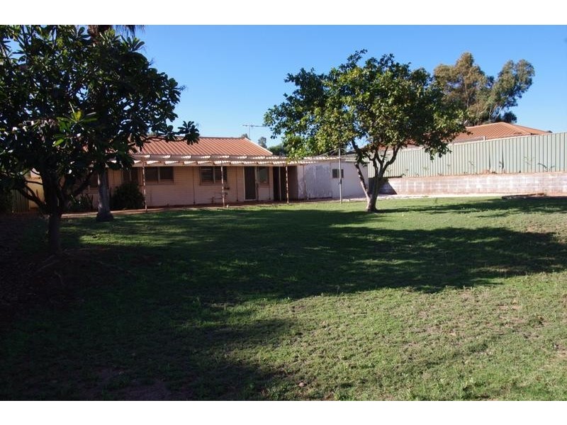 28 DeGrey Crescent, Dampier WA 6713