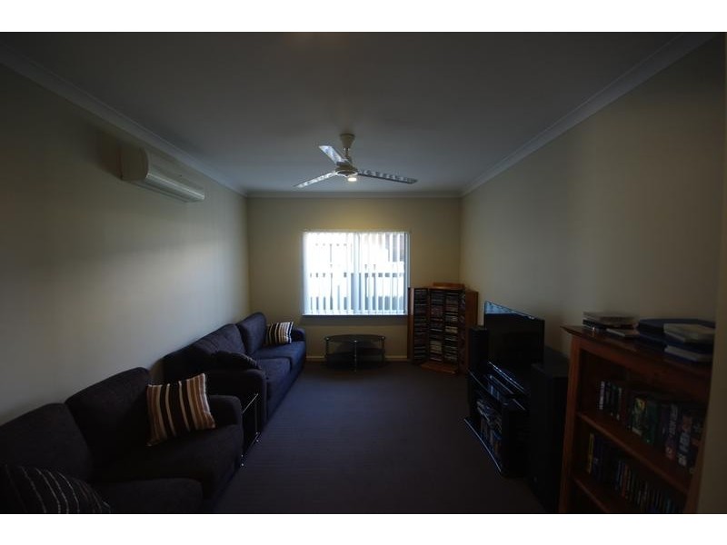 10 Flannelbush Turn, Nickol WA 6714