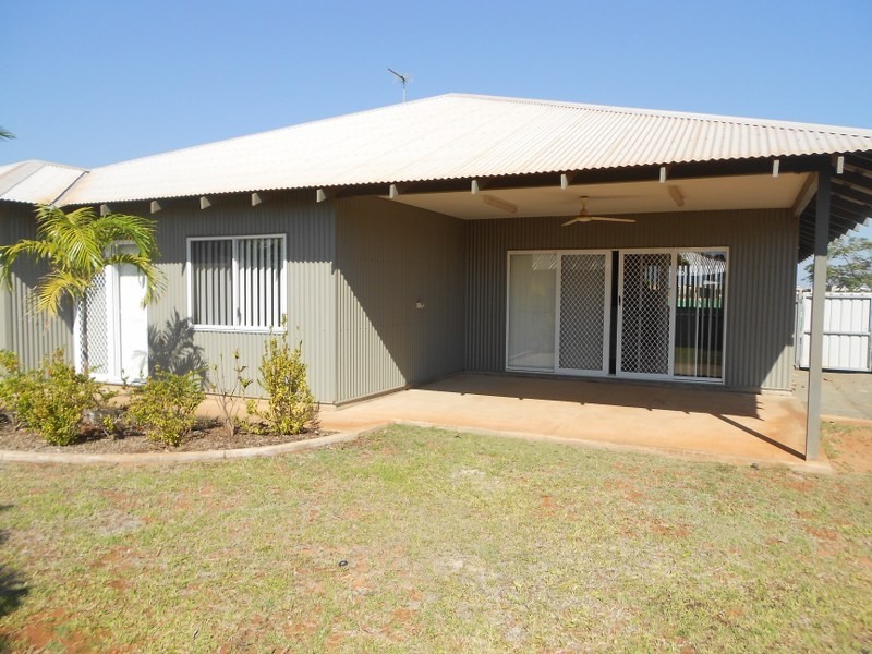 10 Flannelbush Turn, Nickol WA 6714