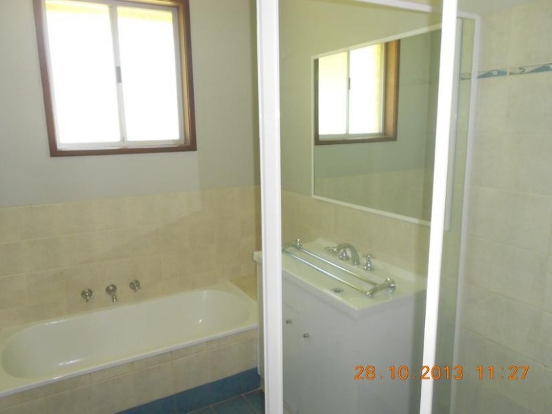 27 Campbell Crescent, Baynton WA 6714