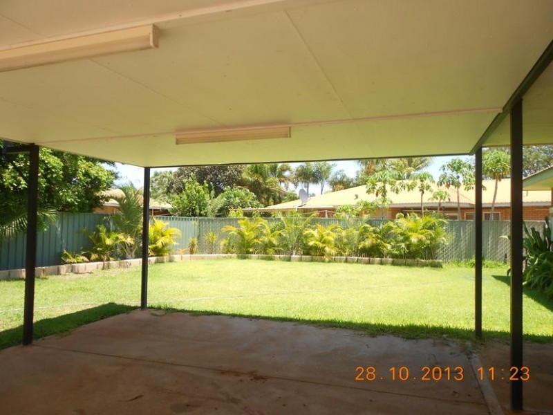 27 Campbell Crescent, Baynton WA 6714