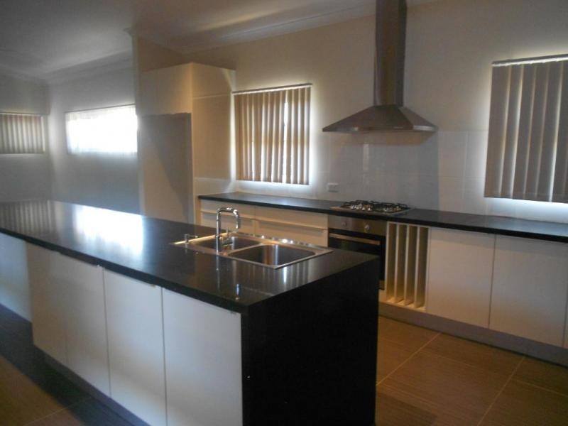 28 Marri Marri Parade, Baynton WA 6714