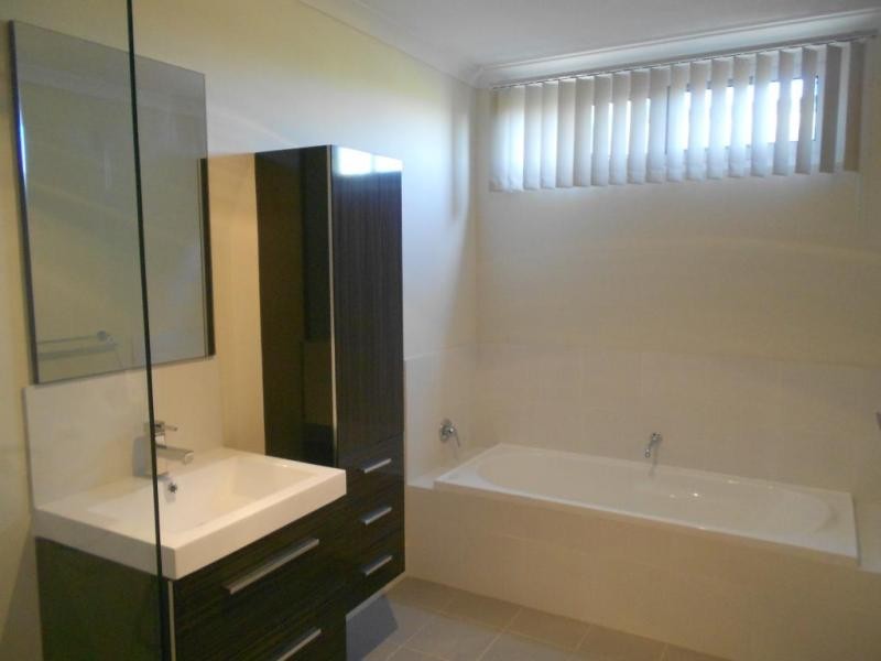 28 Marri Marri Parade, Baynton WA 6714