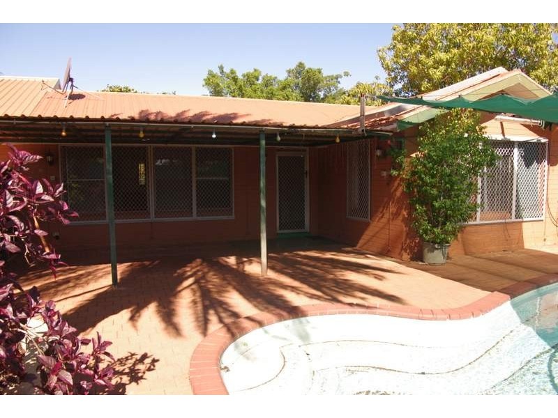 11 Murchison Crescent, Dampier WA 6713