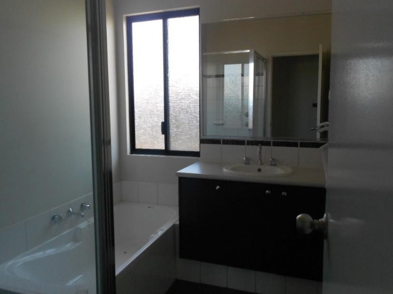 12 Moynes Court, Baynton WA 6714