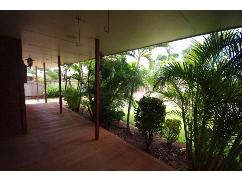 8E Lathwell Close, Nickol WA 6714