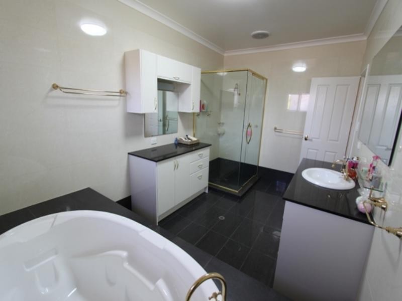 5 Gammon Court, Baynton WA 6714