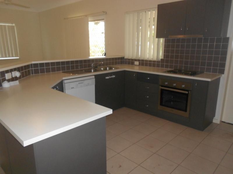 8 Caliance Way, Baynton WA 6714