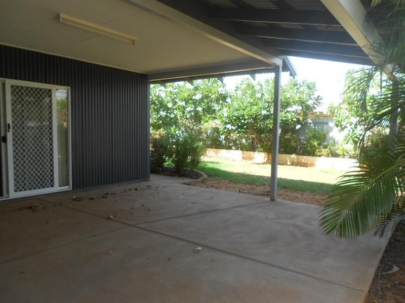 8 Caliance Way, Baynton WA 6714