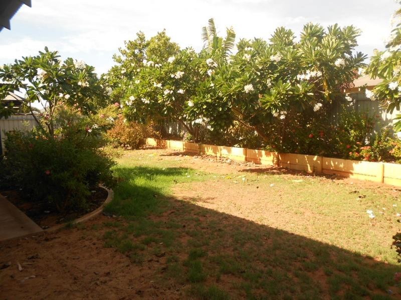 8 Caliance Way, Baynton WA 6714