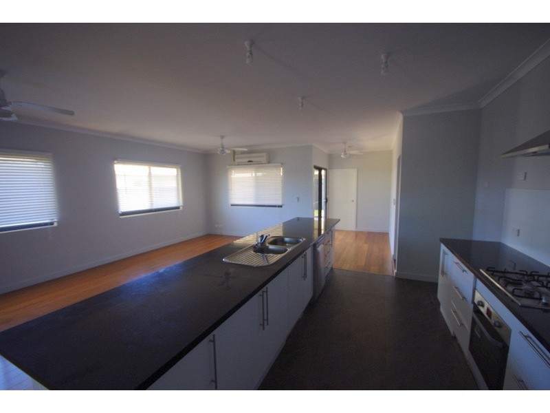 19 Curlew Street, Baynton WA 6714