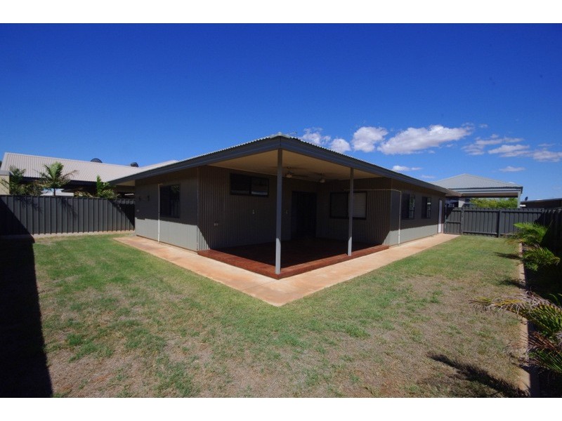 19 Curlew Street, Baynton WA 6714