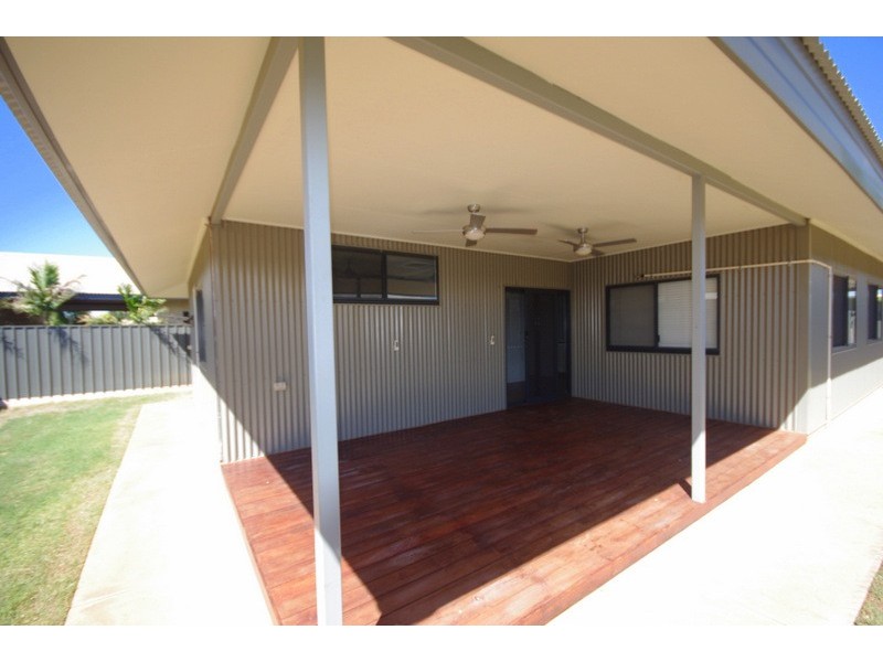 19 Curlew Street, Baynton WA 6714