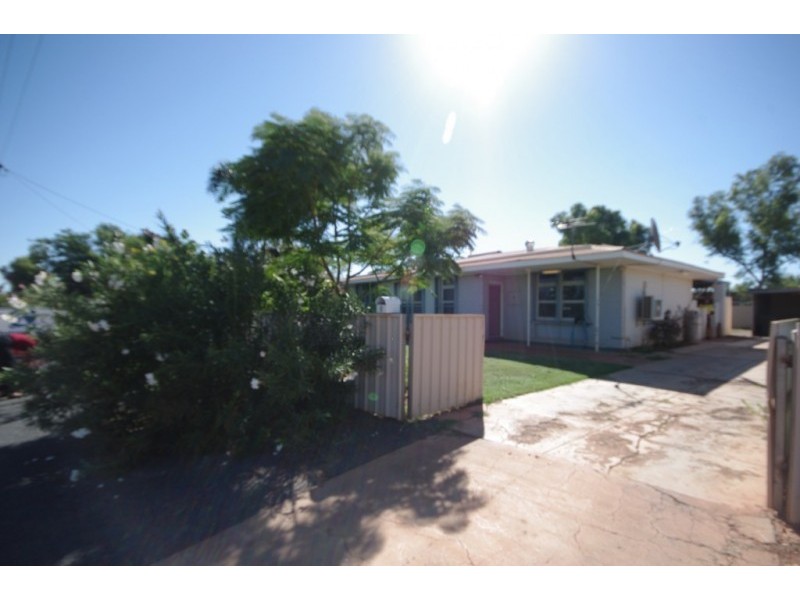 3 Baynton Drive, Wickham WA 6720