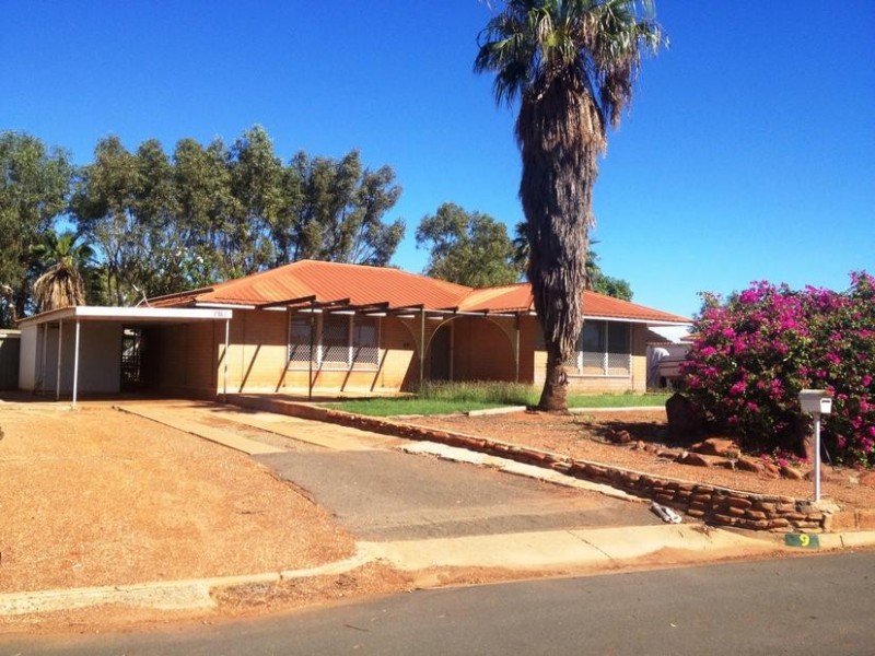 9 Robe Crescent, Dampier WA 6713