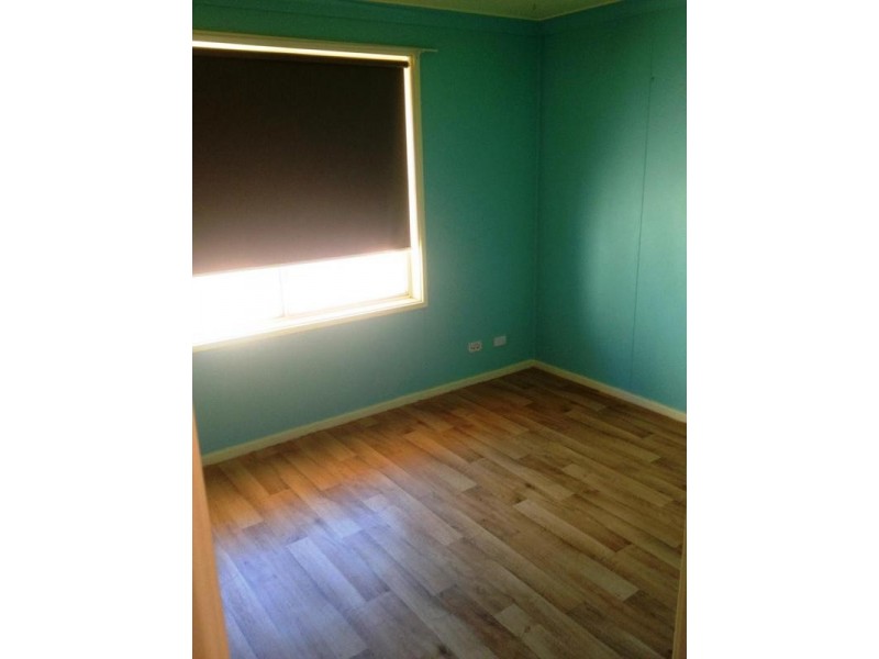 9 Robe Crescent, Dampier WA 6713