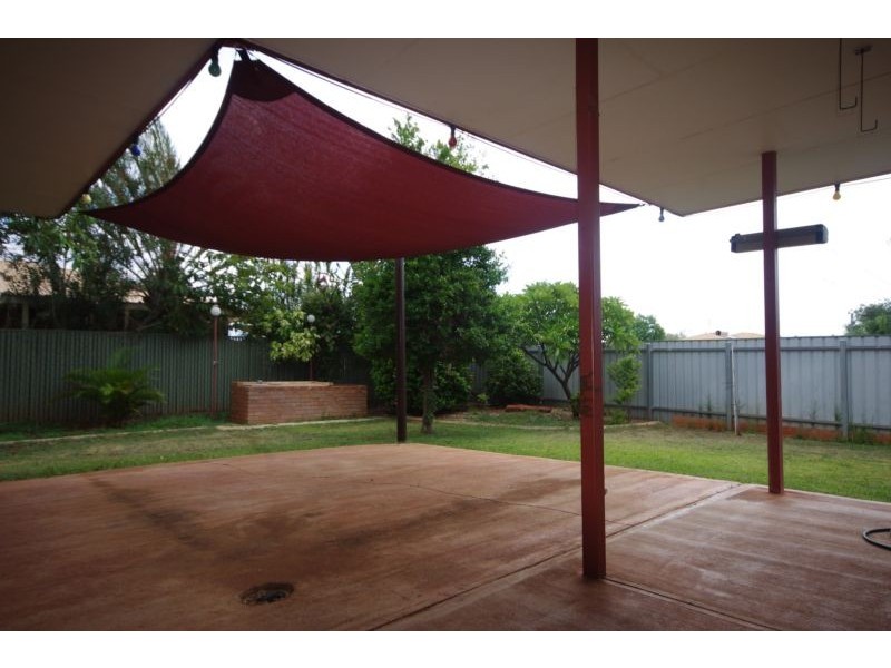 8E Lathwell Close, Nickol WA 6714