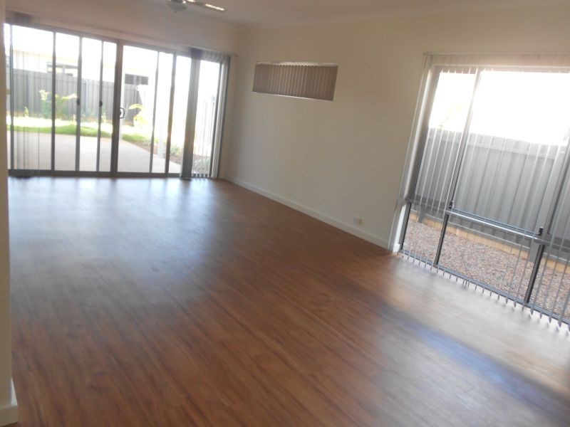 17 Jadura Crescent, Baynton WA 6714