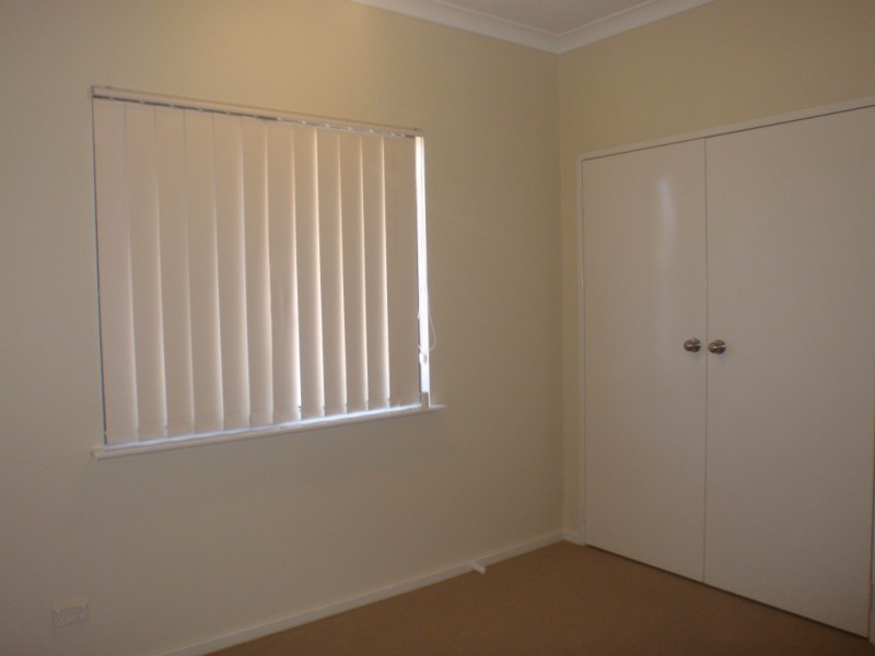 16 Armstrong Drive, Baynton WA 6714