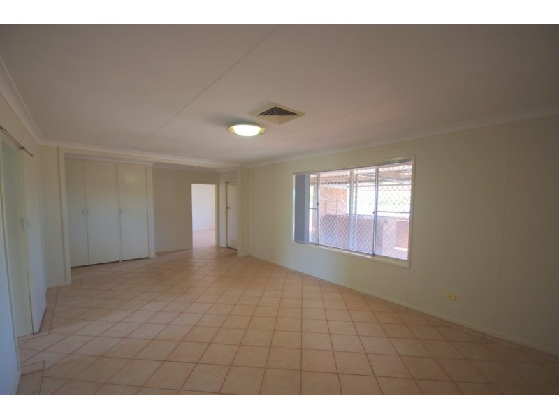 15 Gascoyne Crescent, Dampier WA 6713