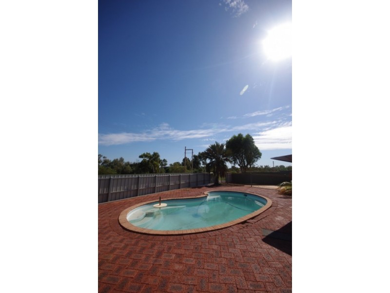 15 Gascoyne Crescent, Dampier WA 6713