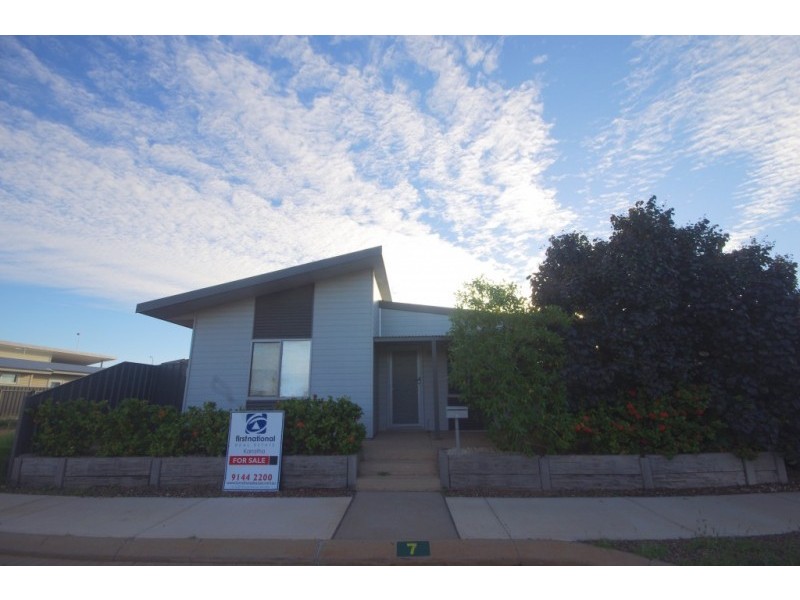 7 Bettong Bend, Baynton WA 6714