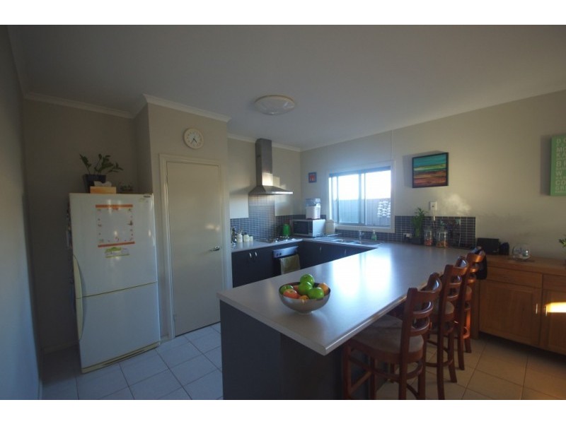 7 Bettong Bend, Baynton WA 6714