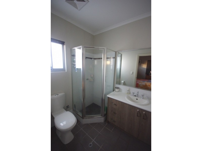 7 Bettong Bend, Baynton WA 6714