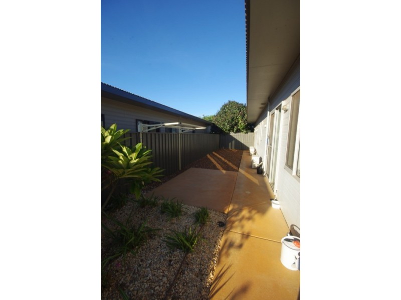 7 Bettong Bend, Baynton WA 6714